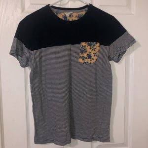 Aéropostale | Striped Floral T-shirt